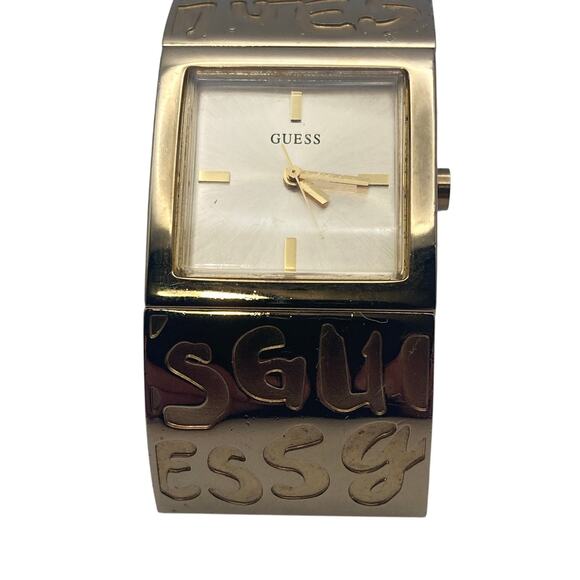 Guess Women's Quartz Watch Gold Tone Logo Bracelet U95159L1 Working New Battery - Picture 3 of 7